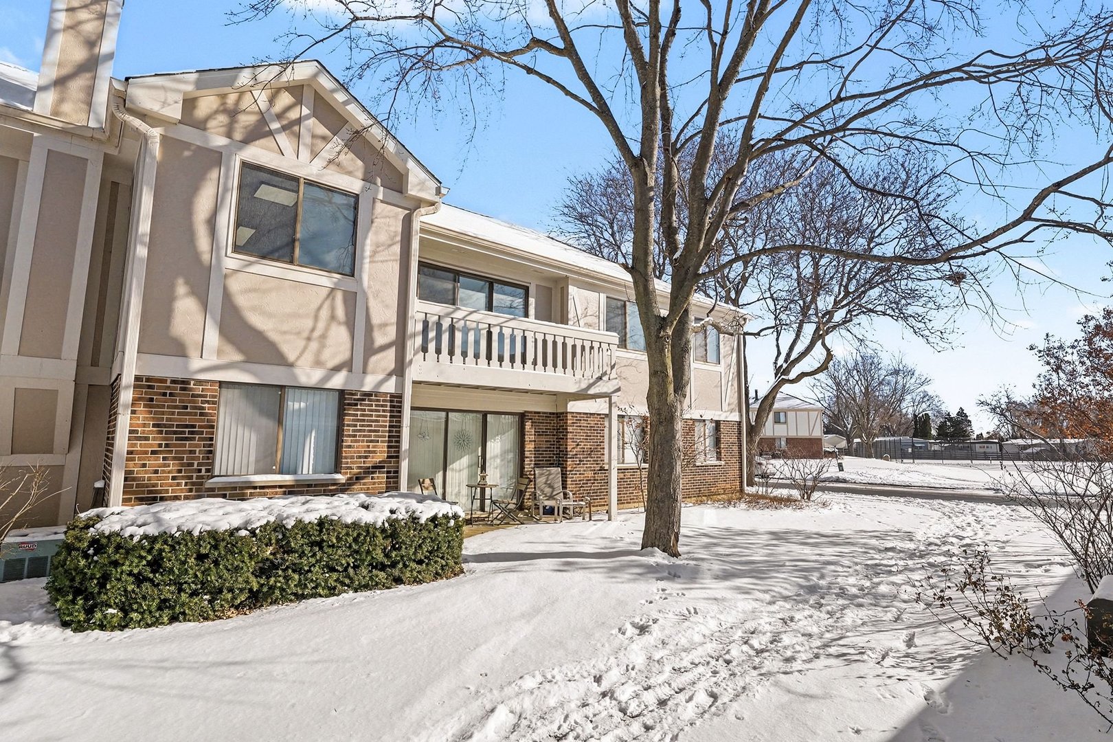 1051 Driftwood Court #A2, Wheeling, IL 60090