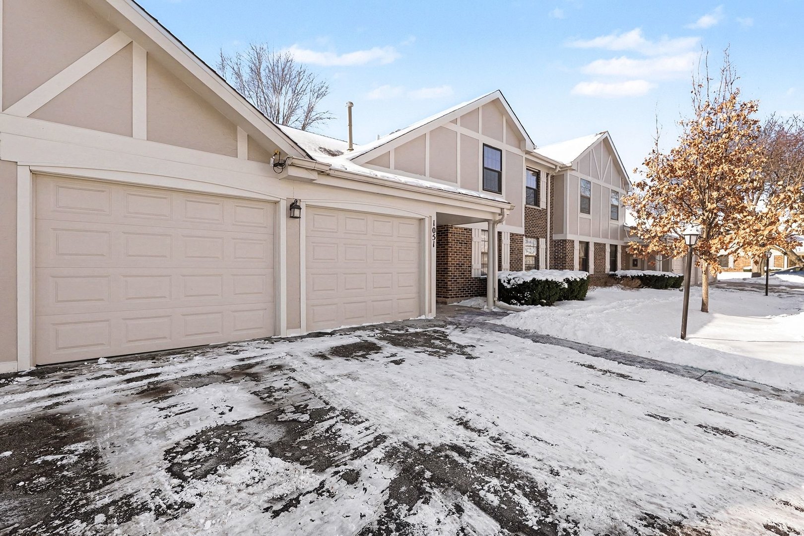 1051 Driftwood Court #A2, Wheeling, IL 60090