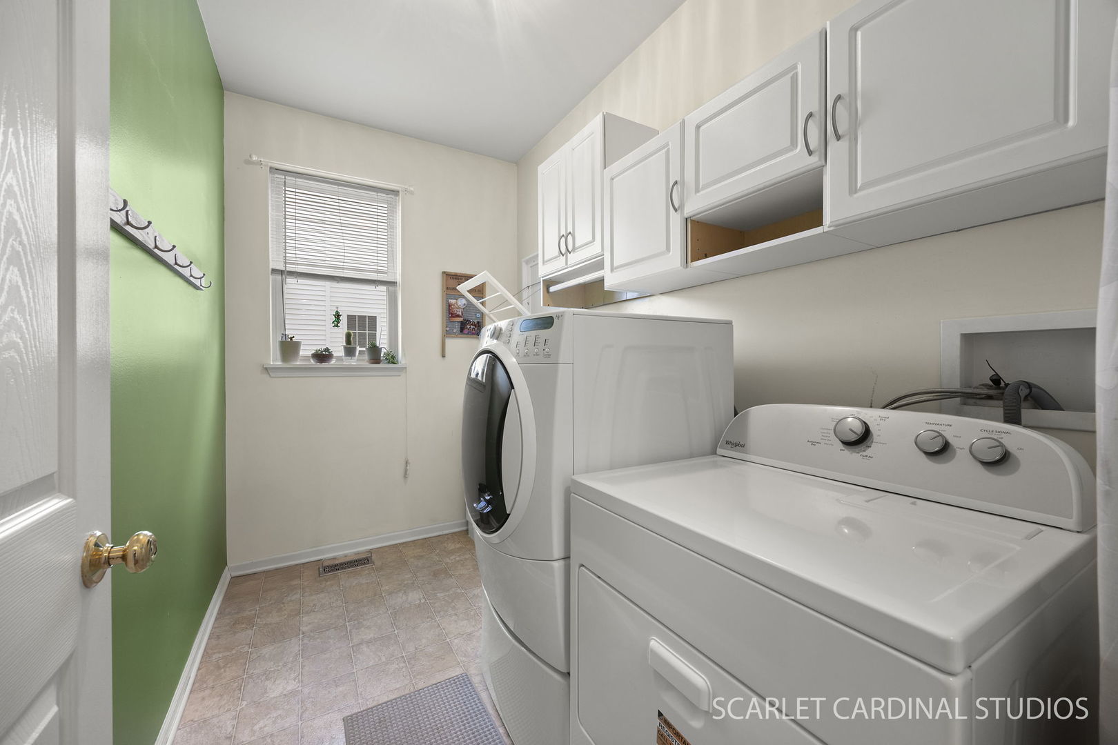 628 Ebony Drive, Oswego, IL 60543