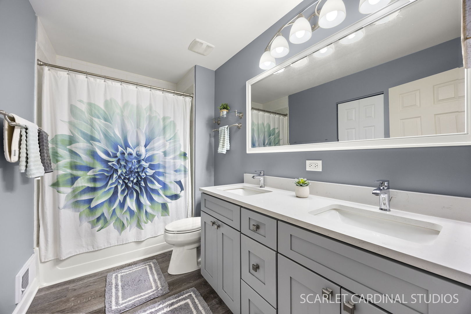 628 Ebony Drive, Oswego, IL 60543