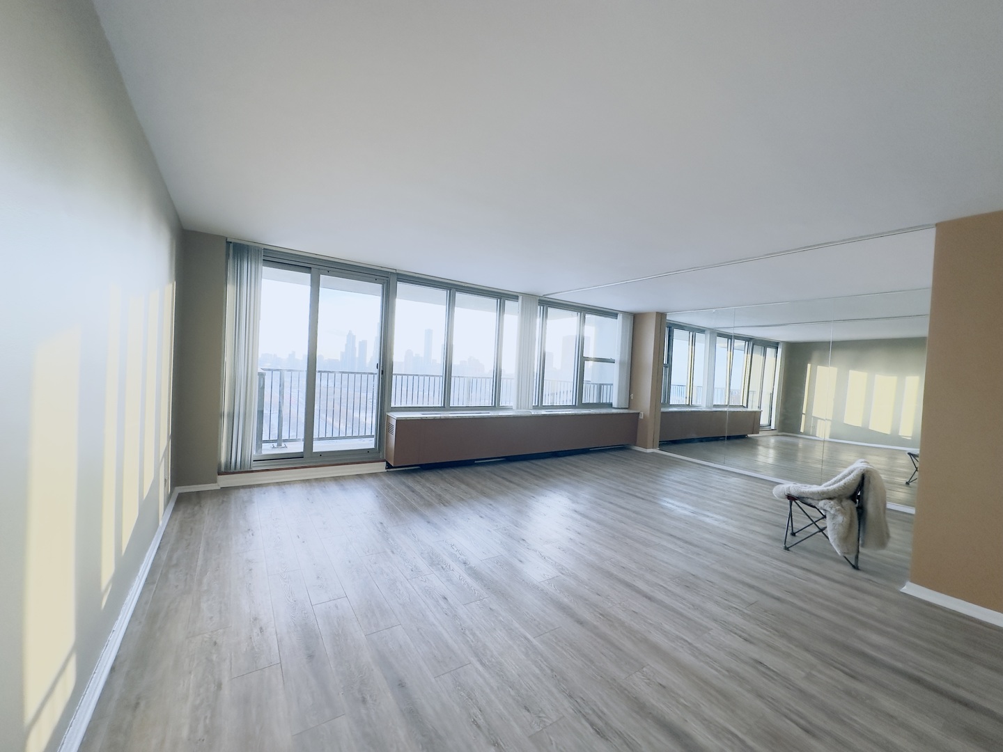 400 E Randolph Street #3201, Chicago, IL 60601
