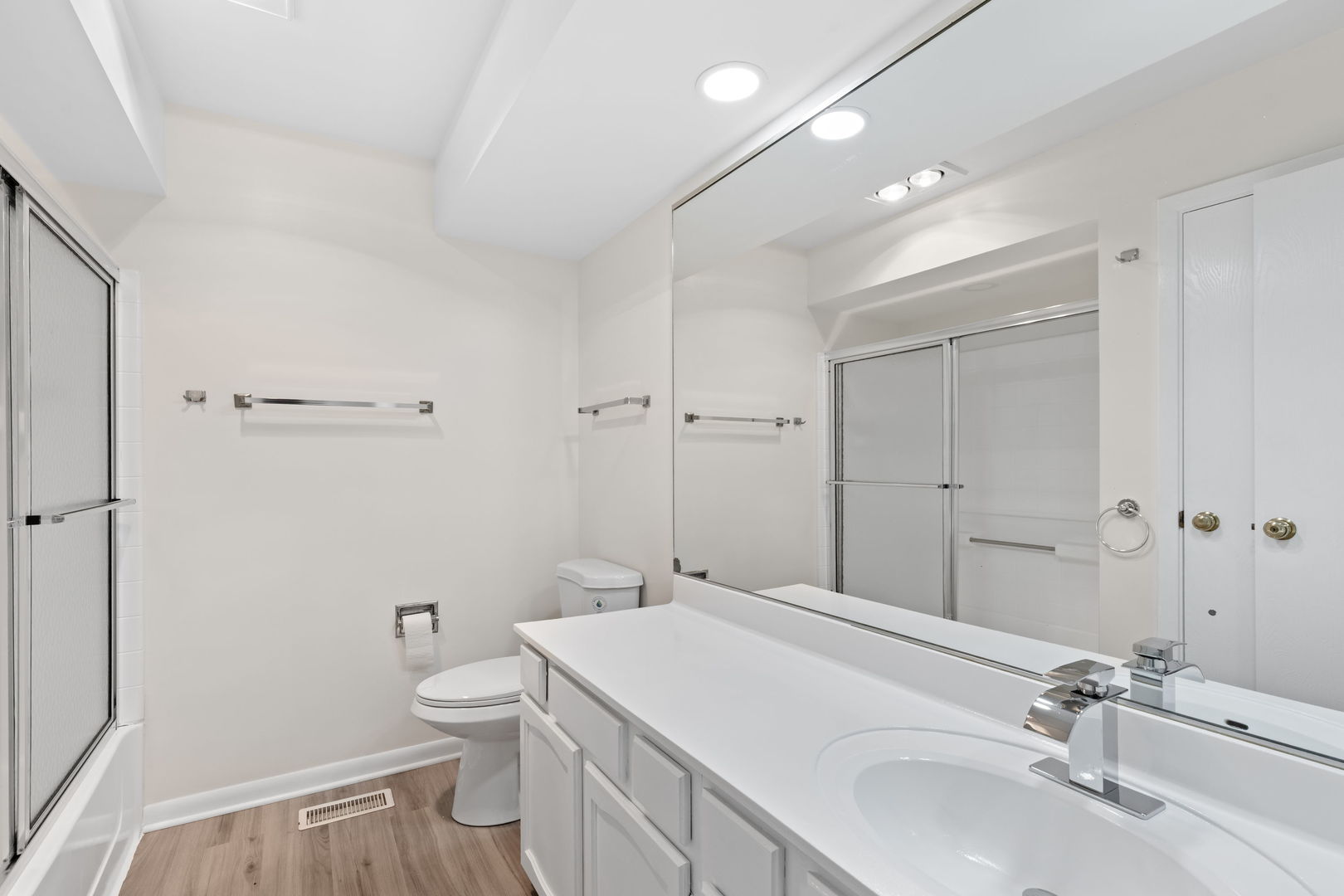 1571 Winnetka Road, Glenview, IL 60025