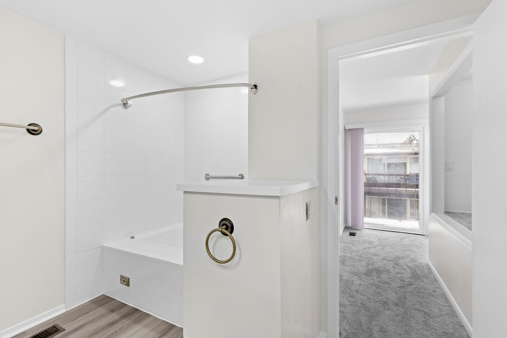 1571 Winnetka Road, Glenview, IL 60025