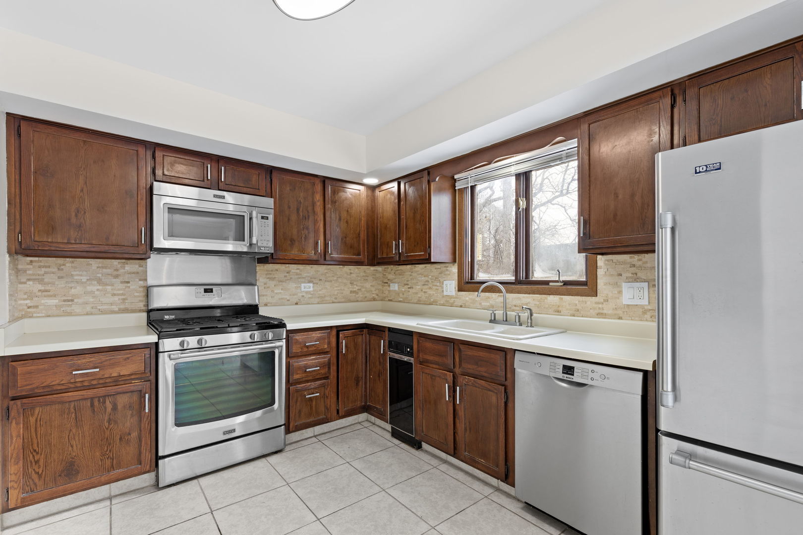 1571 Winnetka Road, Glenview, IL 60025