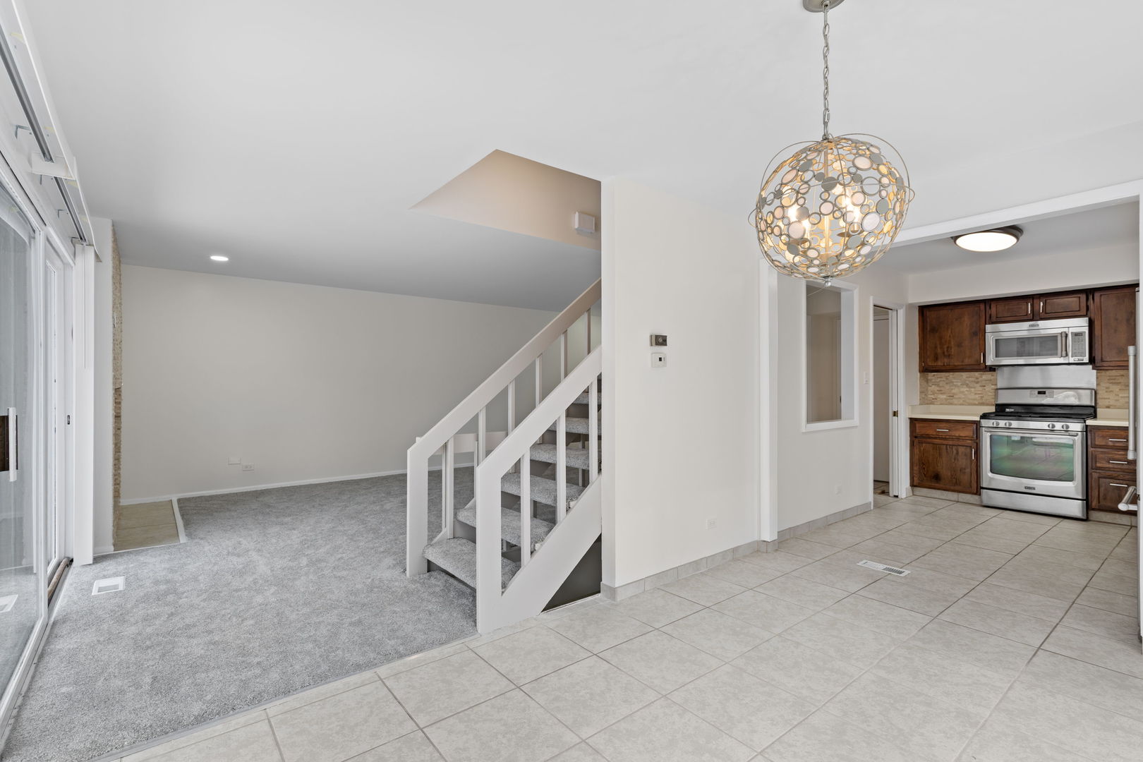 1571 Winnetka Road, Glenview, IL 60025