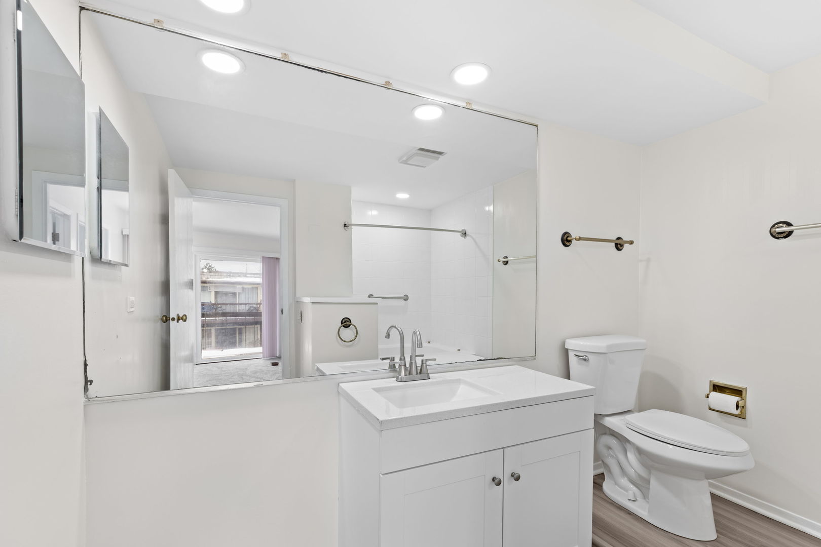 1571 Winnetka Road, Glenview, IL 60025