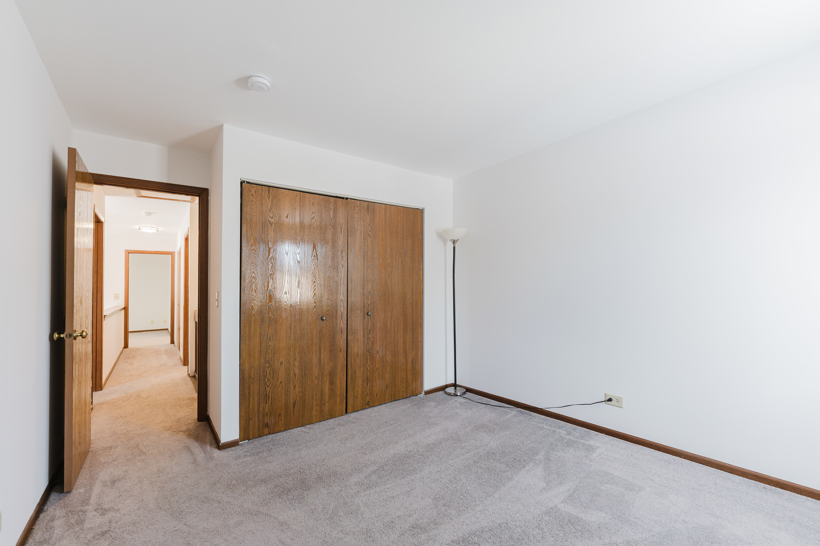 122 Brittany Drive, Streamwood, IL 60107