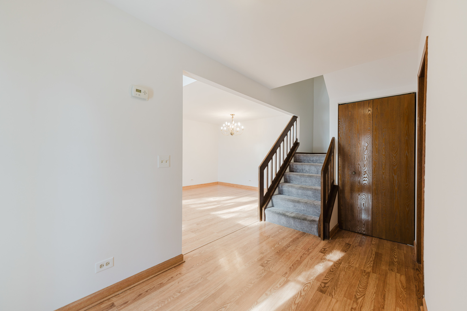 122 Brittany Drive, Streamwood, IL 60107