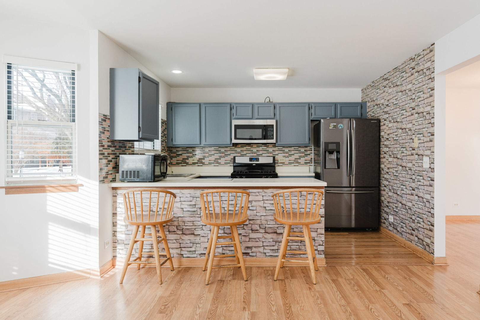 122 Brittany Drive, Streamwood, IL 60107