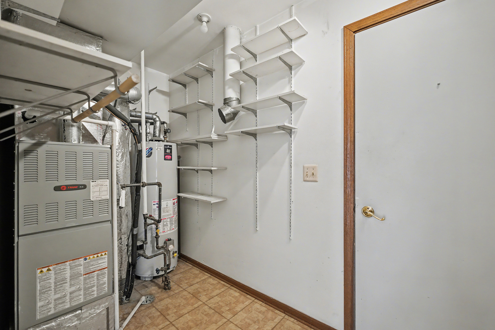 122 Brittany Drive, Streamwood, IL 60107