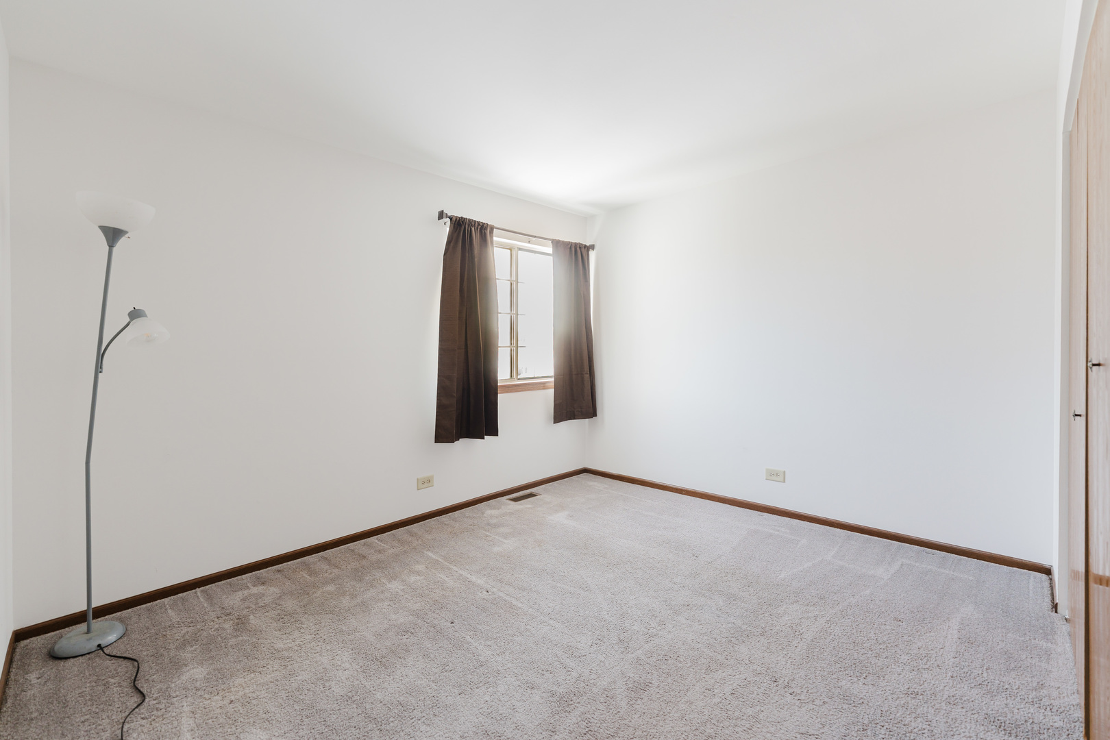 122 Brittany Drive, Streamwood, IL 60107