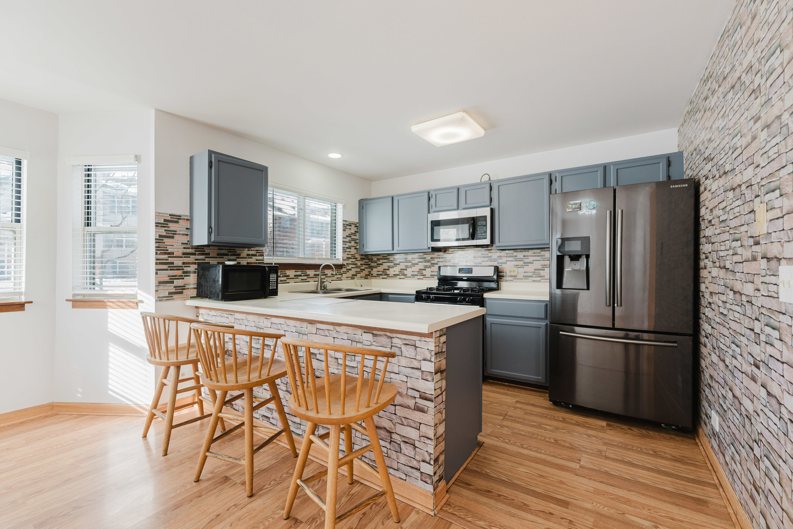 122 Brittany Drive, Streamwood, IL 60107