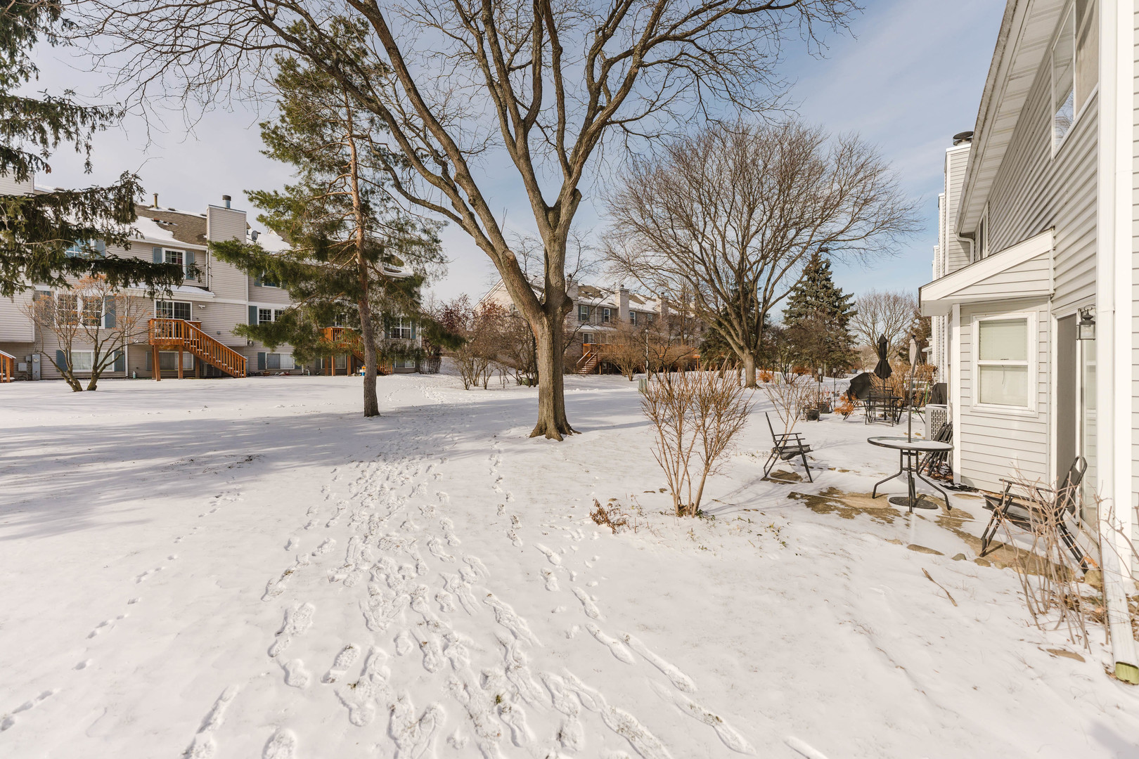 122 Brittany Drive, Streamwood, IL 60107