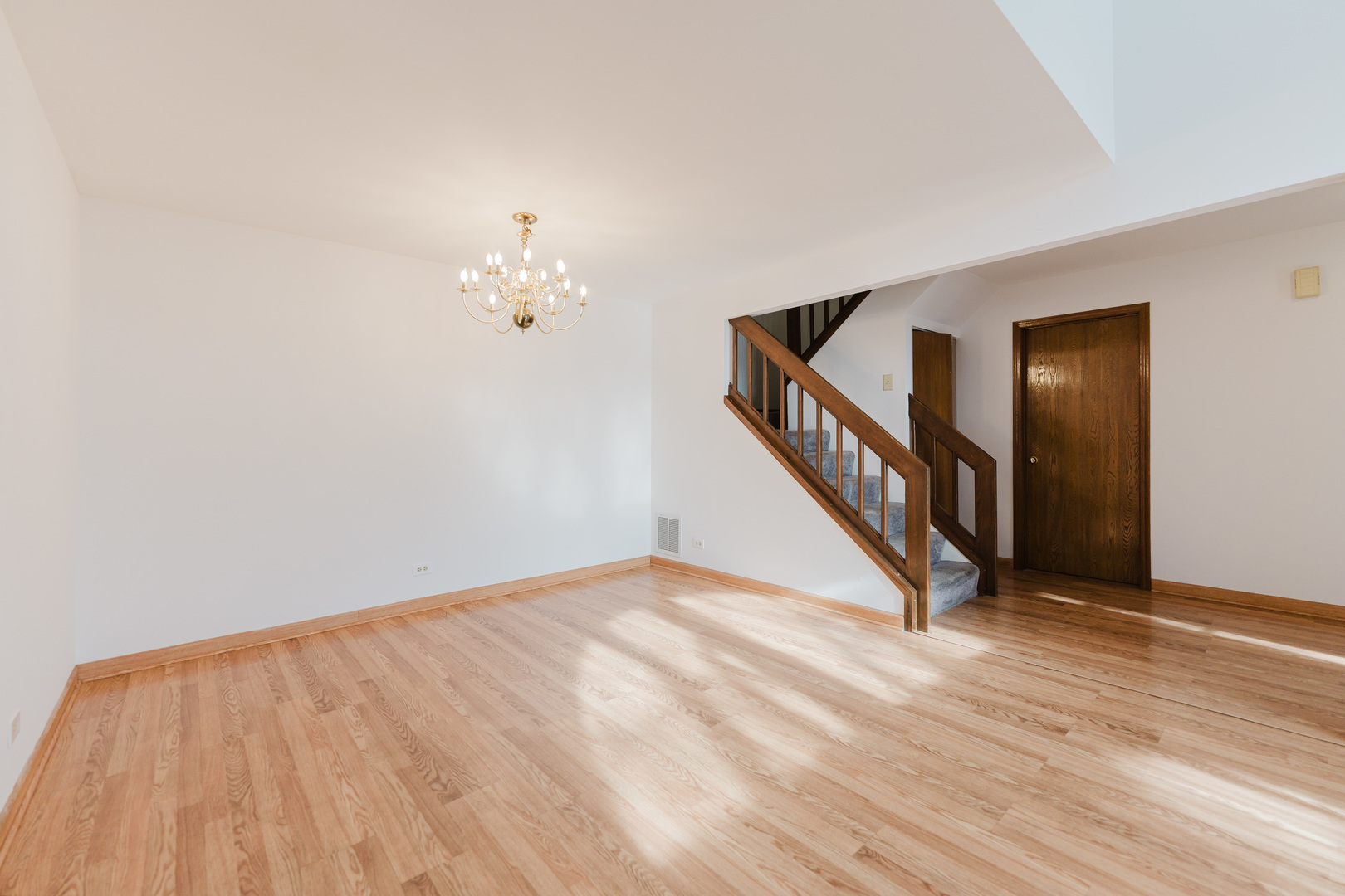 122 Brittany Drive, Streamwood, IL 60107