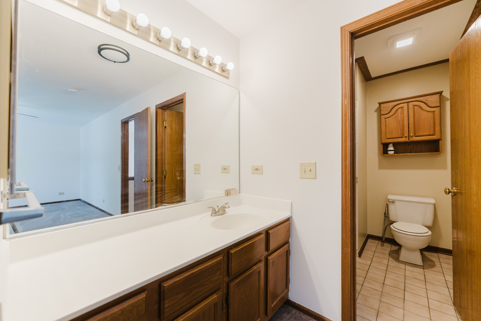 122 Brittany Drive, Streamwood, IL 60107