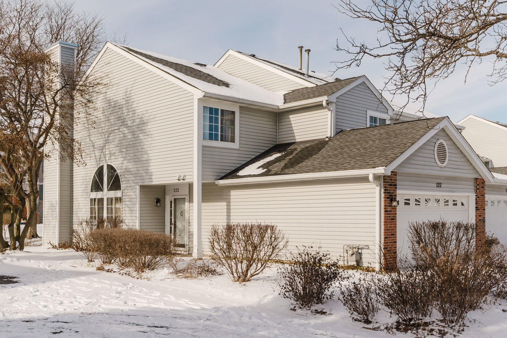 122 Brittany Drive, Streamwood, IL 60107