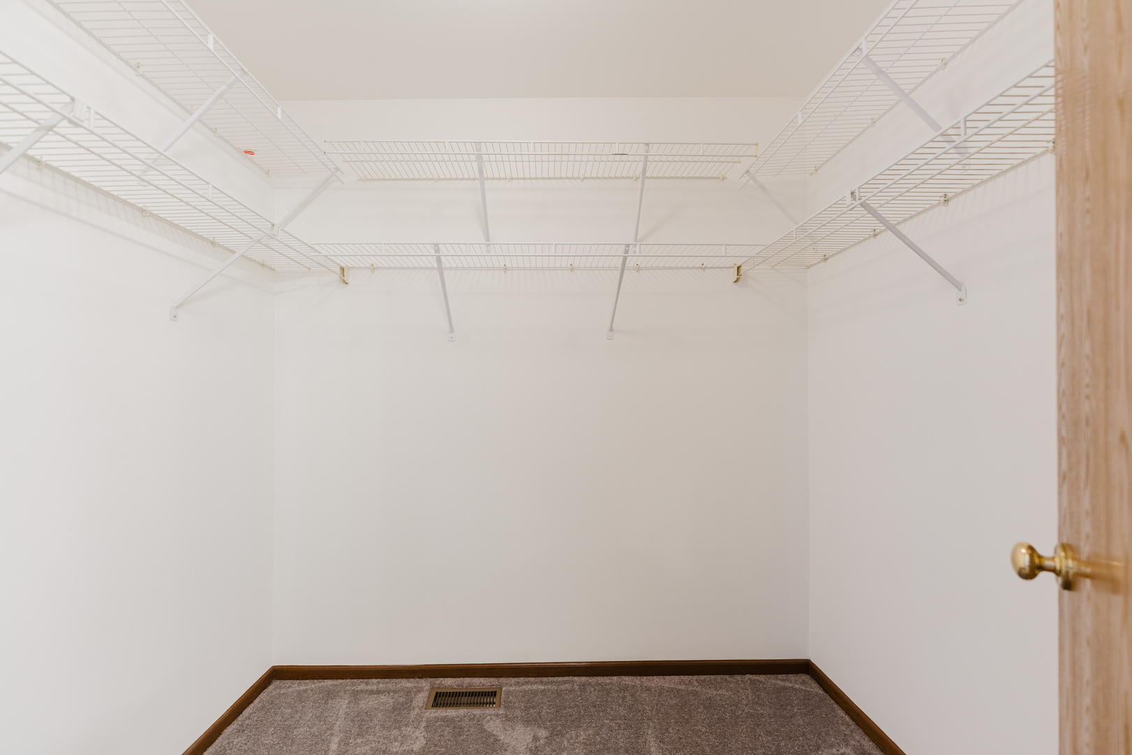 122 Brittany Drive, Streamwood, IL 60107