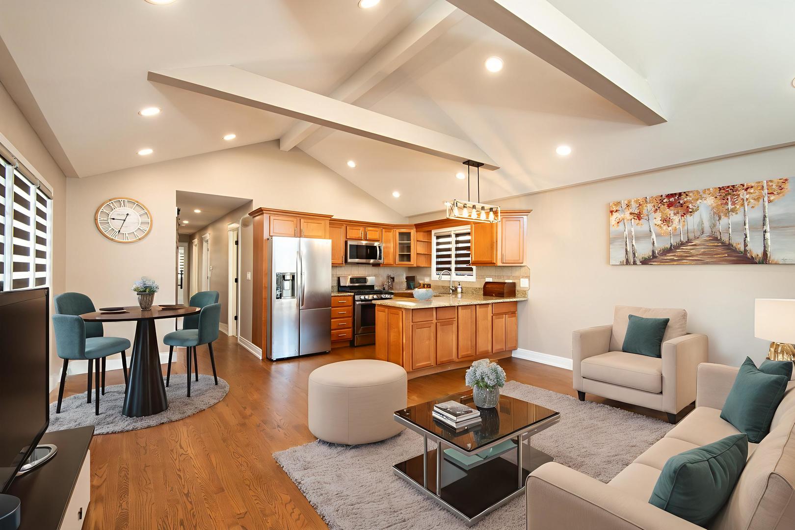 4817 S Luna Avenue, Chicago, IL 60638