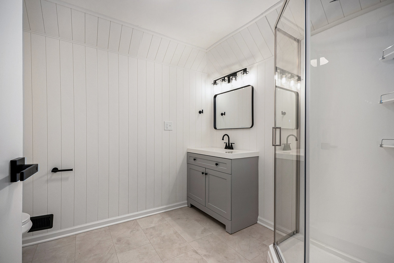 8117 W 30th Street, Riverside, IL 60546