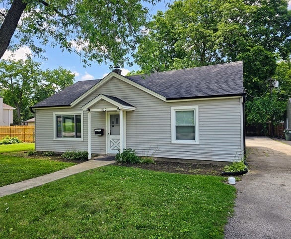 610 Wildwood Avenue, Mundelein, IL 60060