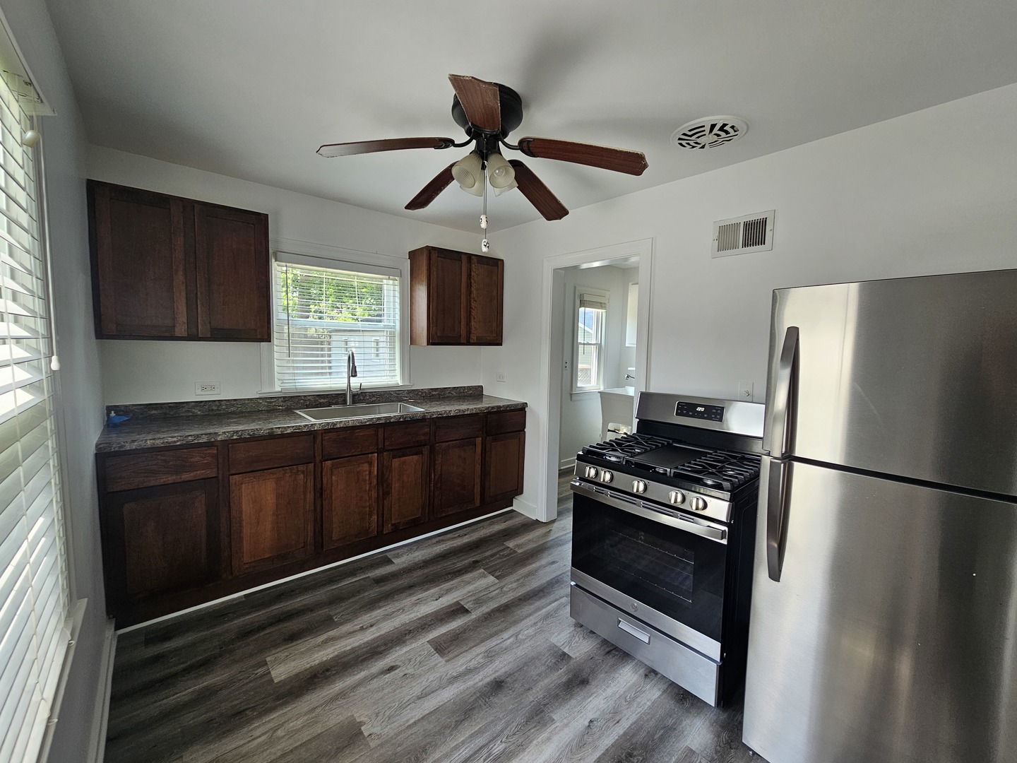 610 Wildwood Avenue, Mundelein, IL 60060