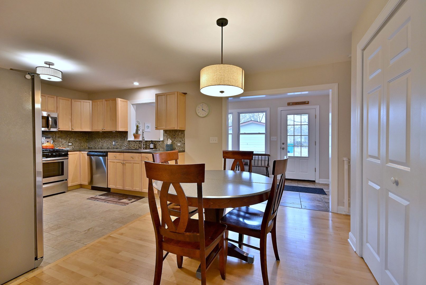 554 S Edson Avenue, Lombard, IL 60148