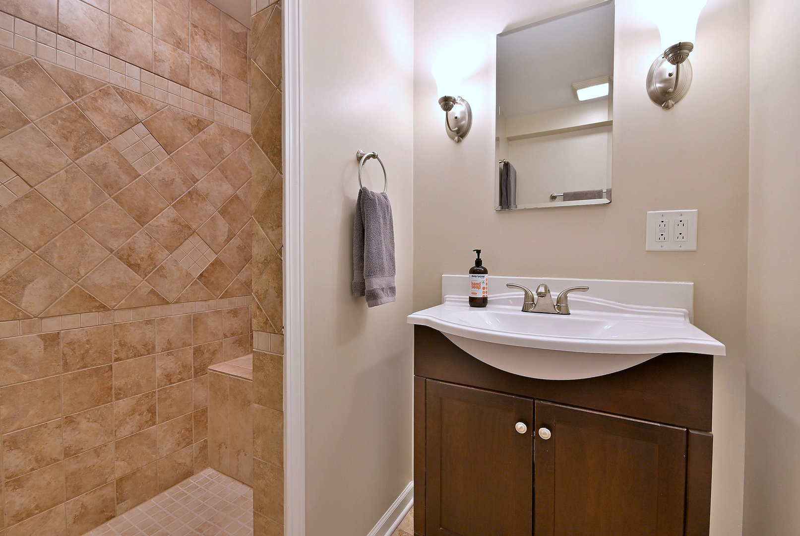 554 S Edson Avenue, Lombard, IL 60148