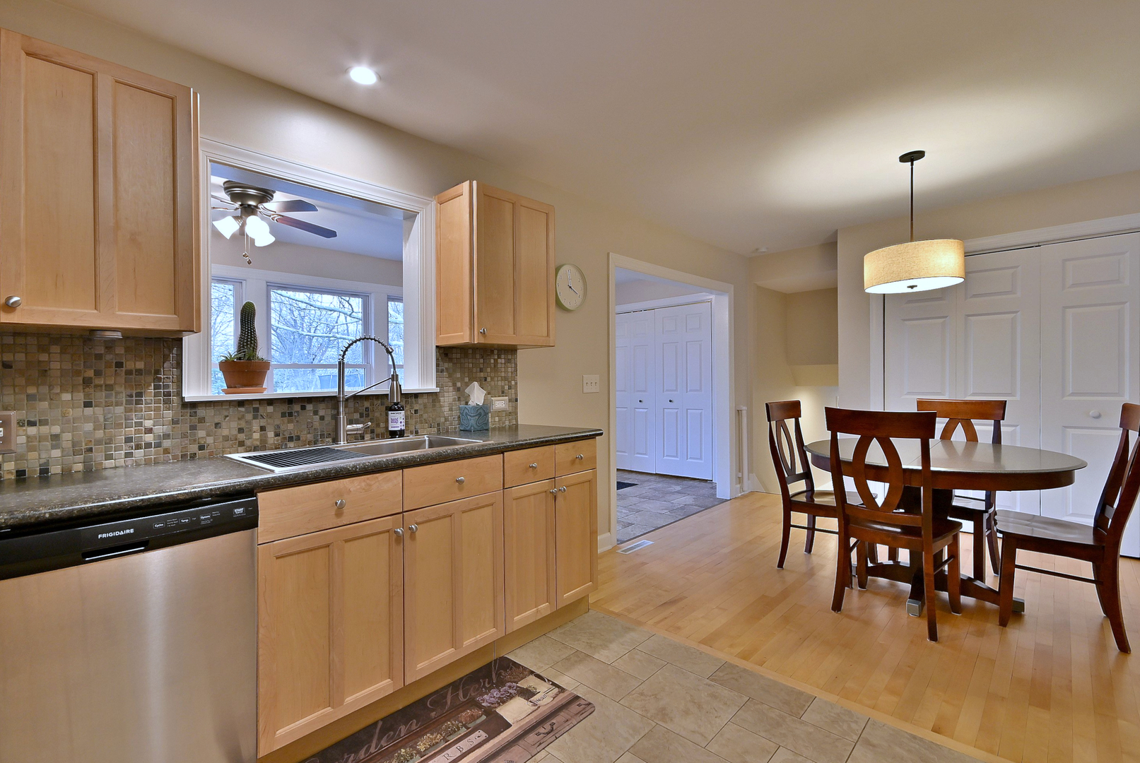 554 S Edson Avenue, Lombard, IL 60148