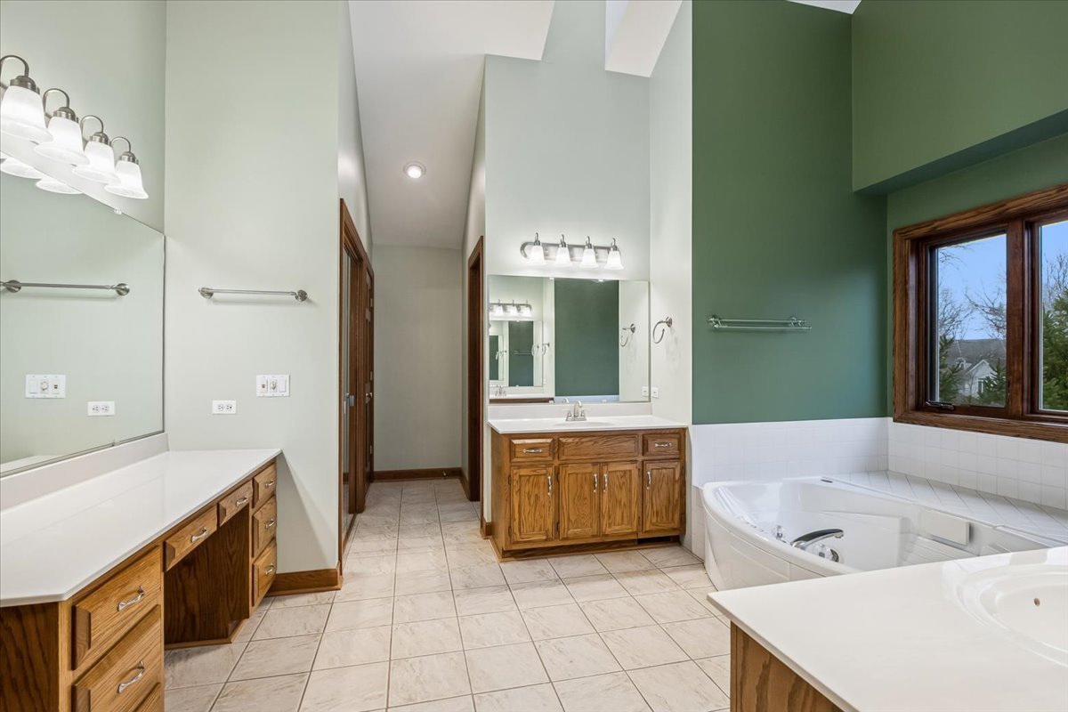 16693 W CHERRYWOOD Lane, Wadsworth, IL 60083