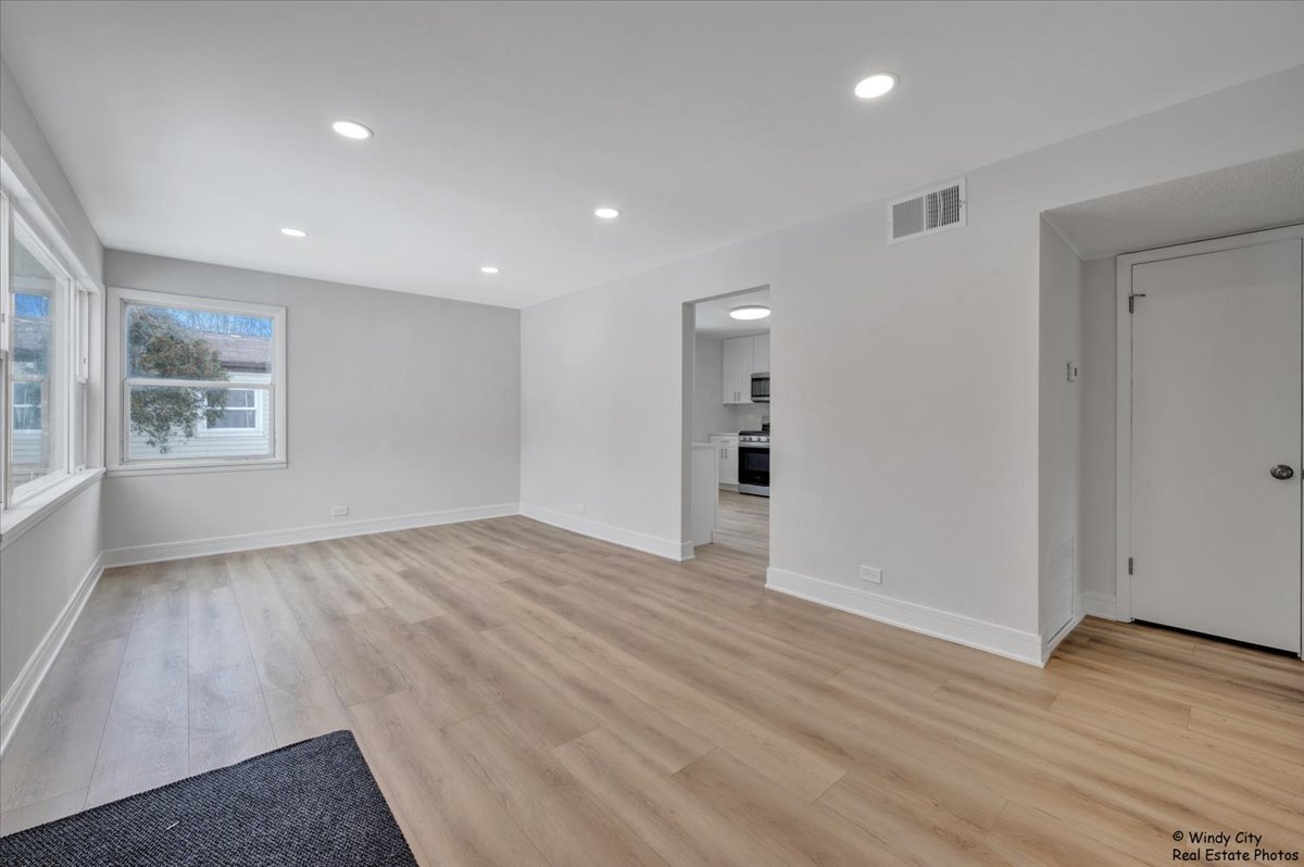 709 N Kramer Avenue, Lombard, IL 60148