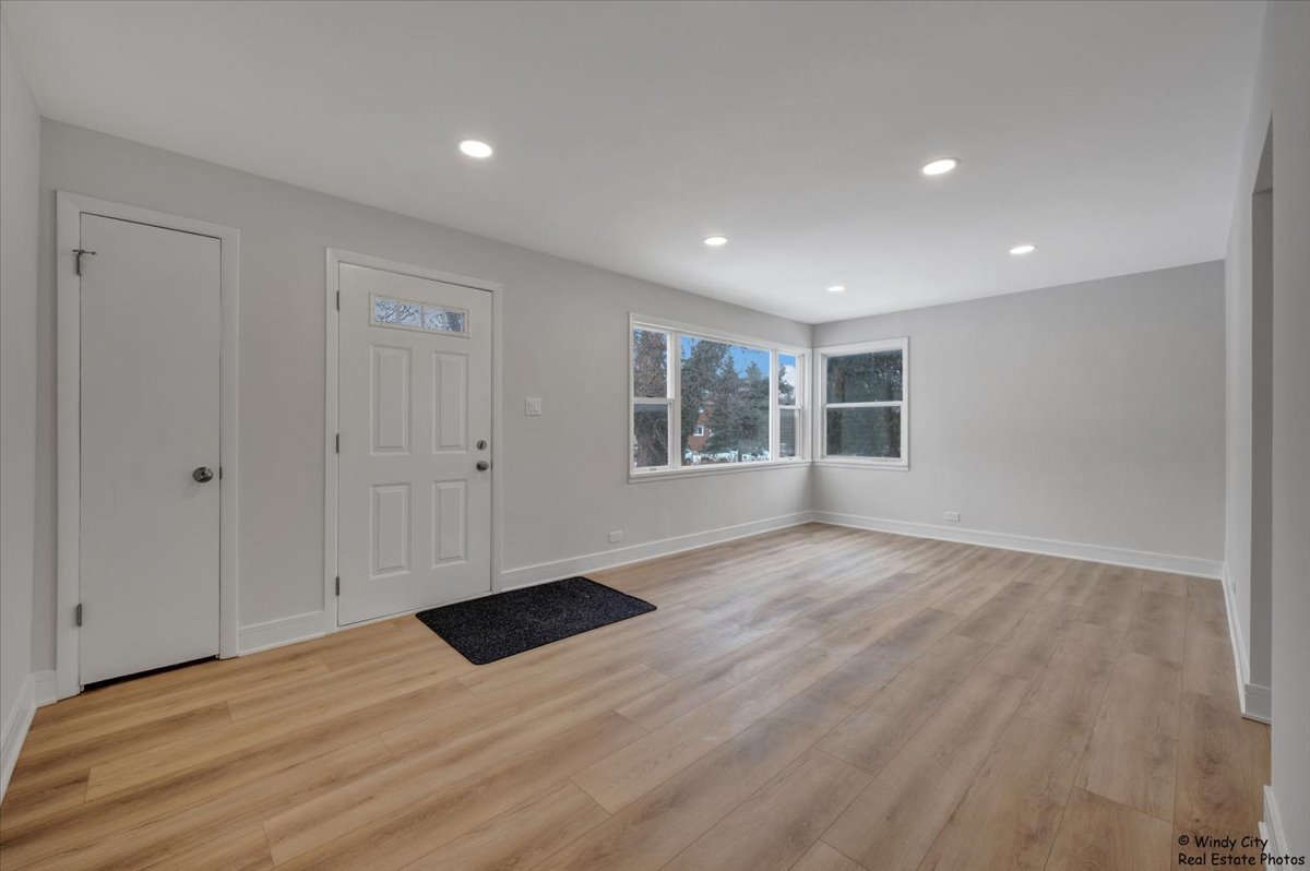 709 N Kramer Avenue, Lombard, IL 60148