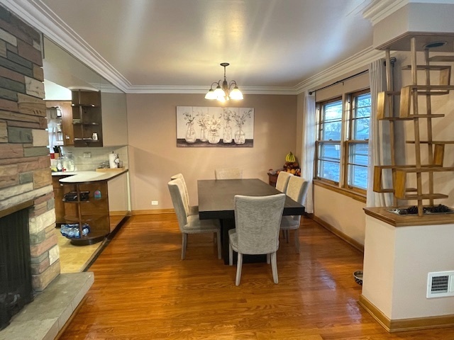 10045 S Keeler Avenue, Oak Lawn, IL 60453