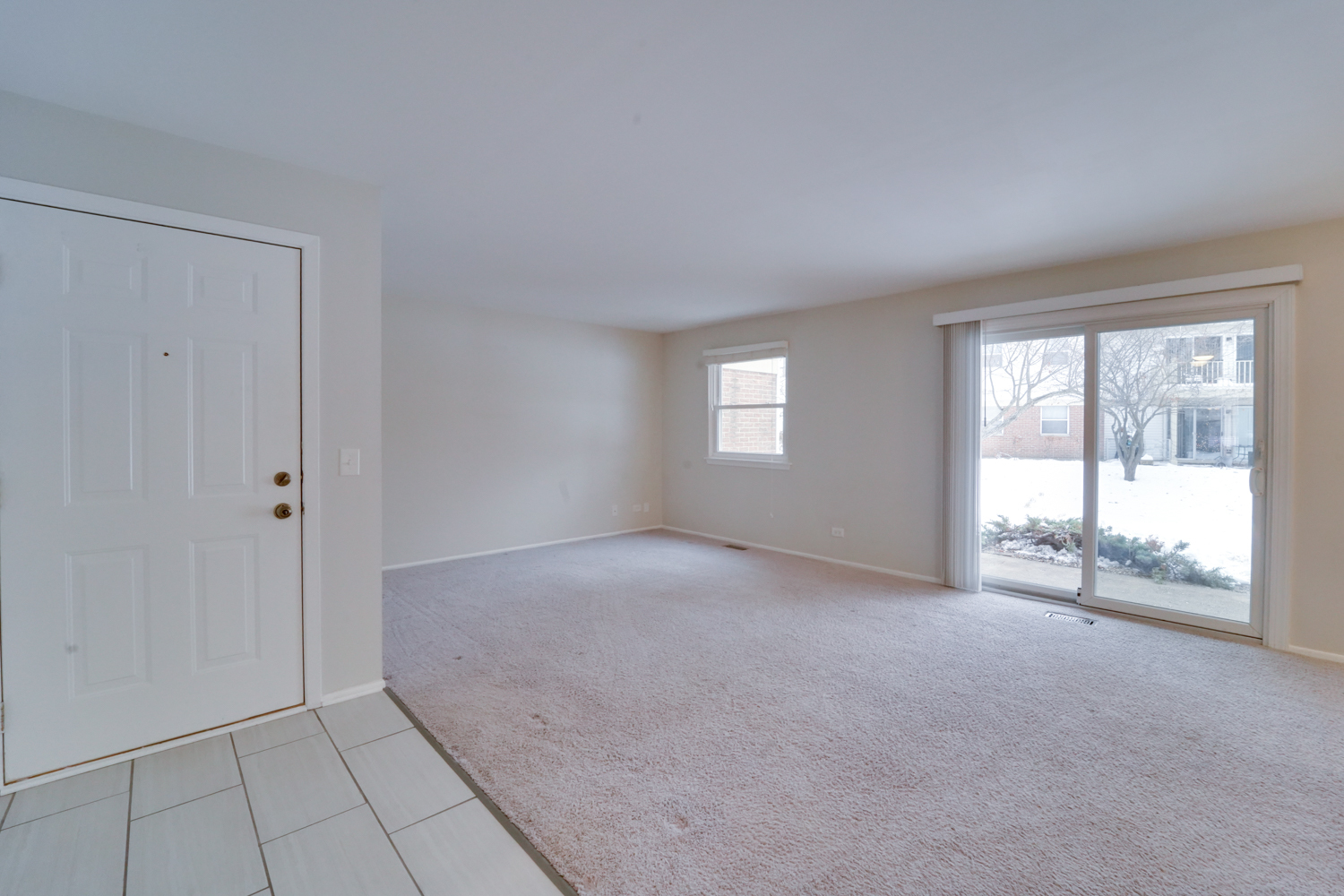 160 Stirling Lane #X1, Schaumburg, IL 60194