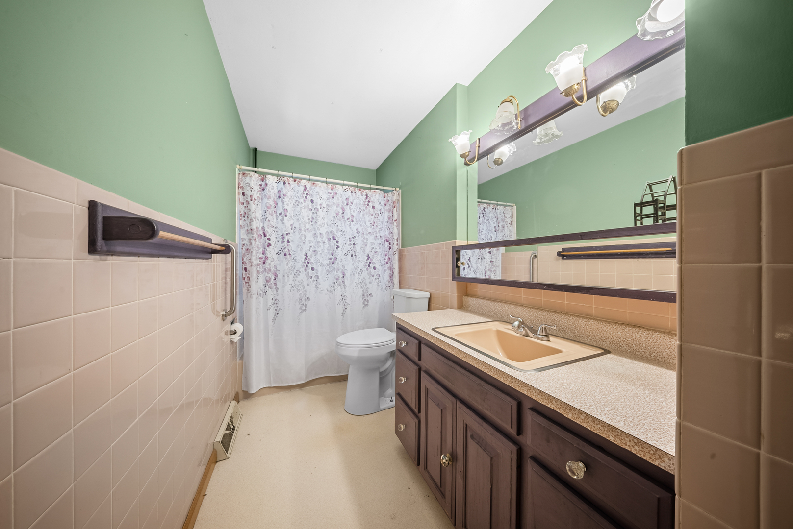 1325 Amber Drive, Montgomery, IL 60538