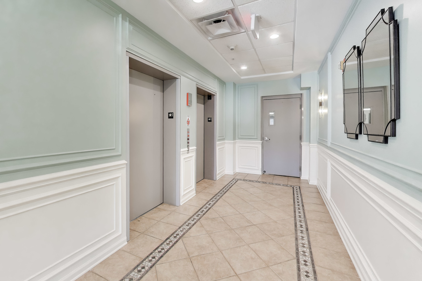 6815 N MILWAUKEE Avenue #707, Niles, IL 60714