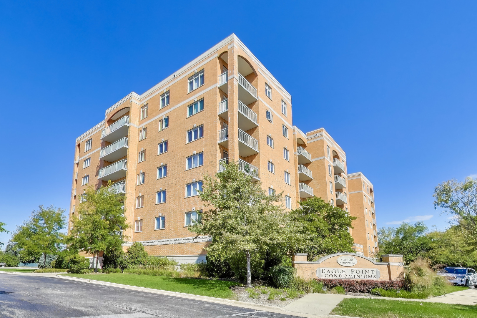6815 N MILWAUKEE Avenue #707, Niles, IL 60714