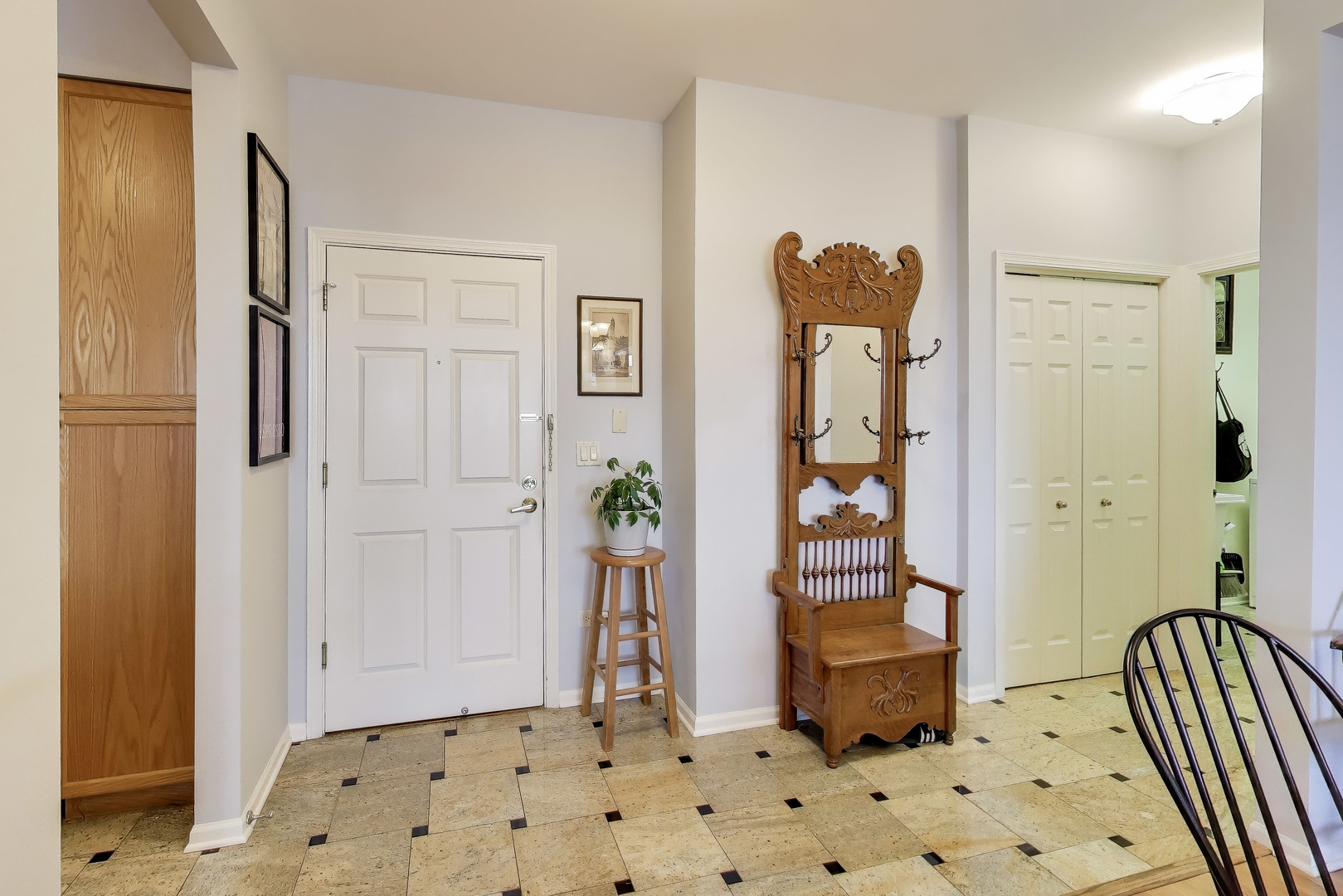 6815 N MILWAUKEE Avenue #707, Niles, IL 60714