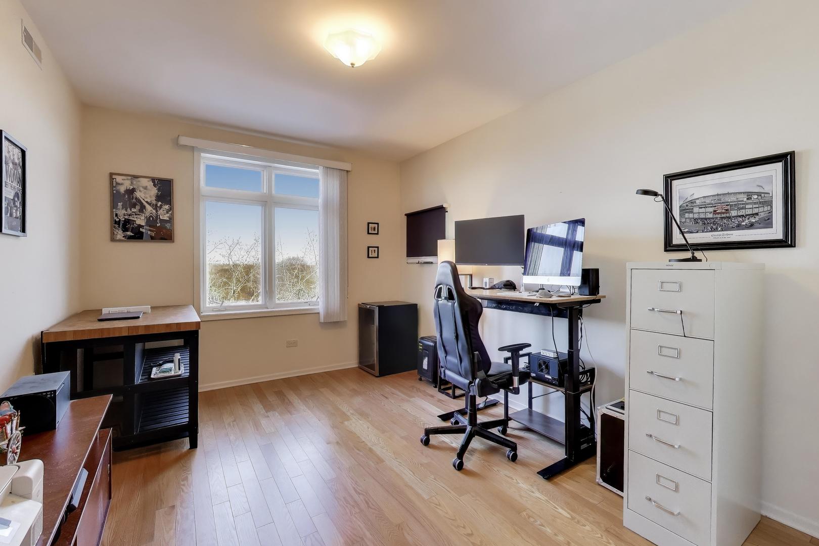 6815 N MILWAUKEE Avenue #707, Niles, IL 60714