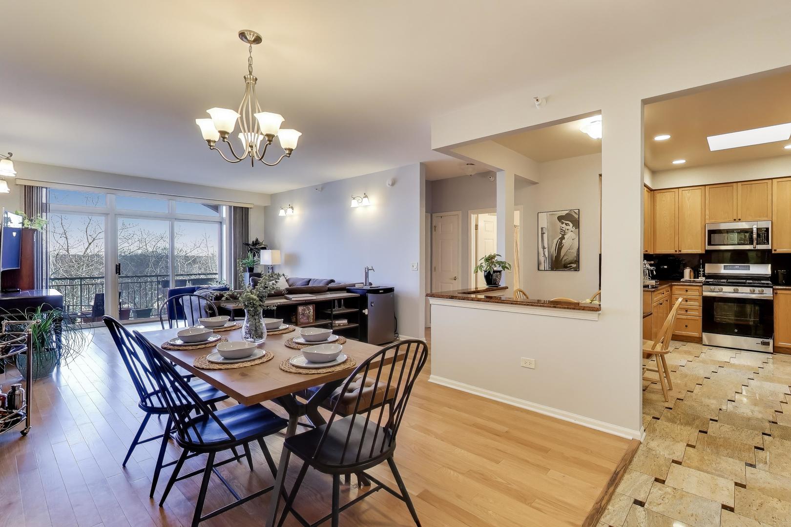 6815 N MILWAUKEE Avenue #707, Niles, IL 60714