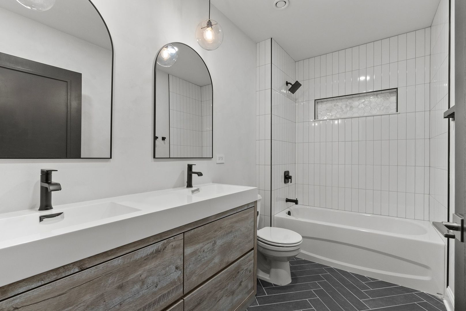 1645 W Ogden Avenue #439, Chicago, IL 60612