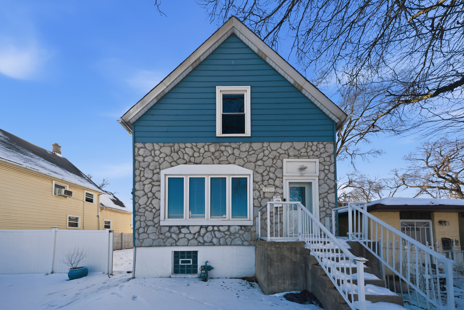 8750 S Princeton Avenue, Chicago, IL 60620