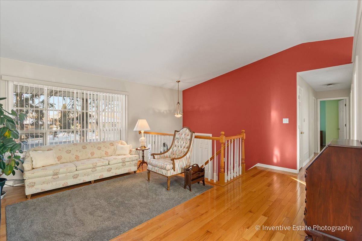 17W645 Lorraine Avenue, Addison, IL 60101