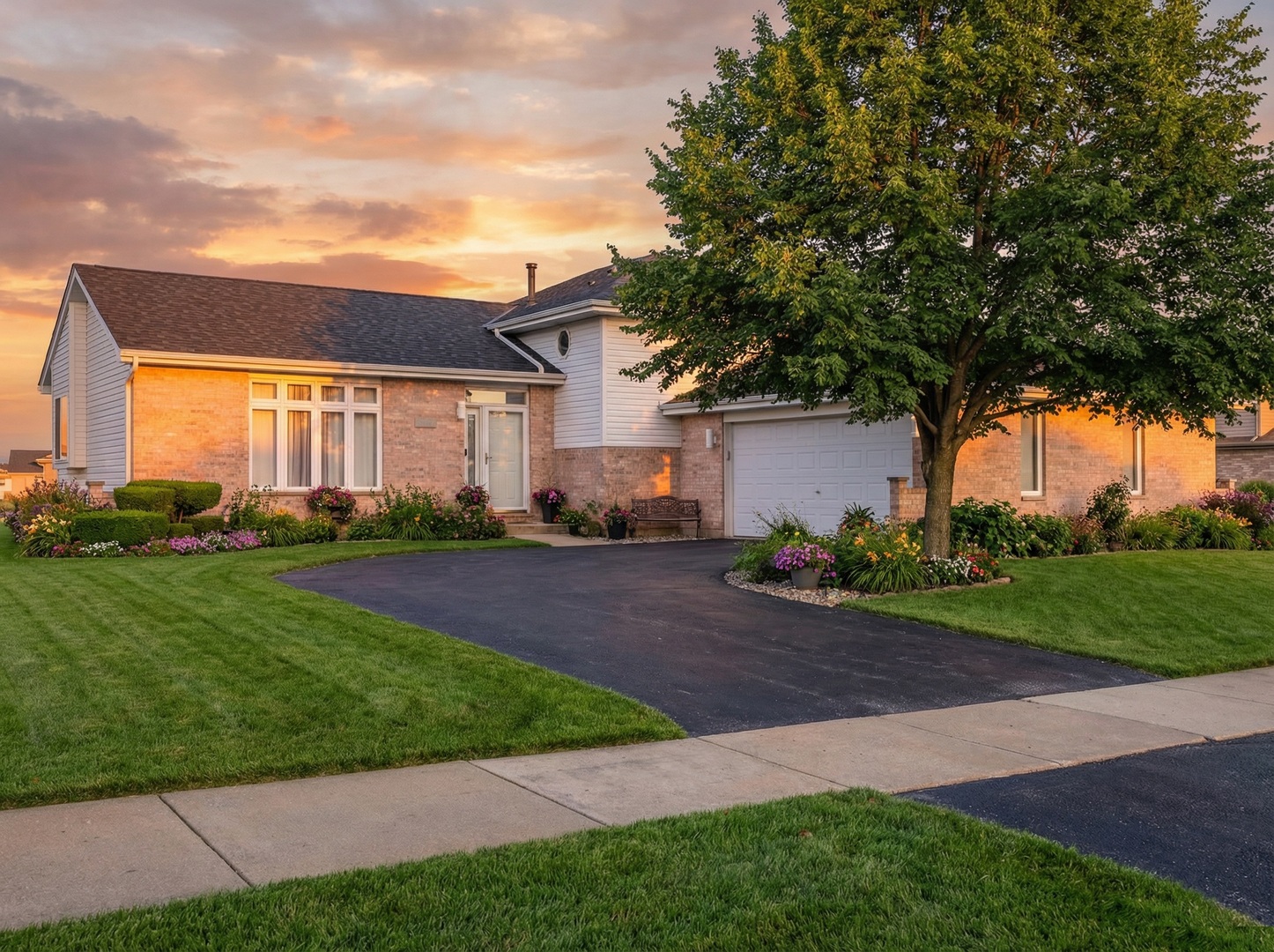 5256 Crosswind Drive, Richton Park, IL 60471