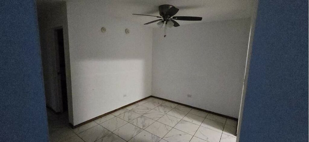 212 Shorewood Drive #2B, Glendale Heights, IL 60139