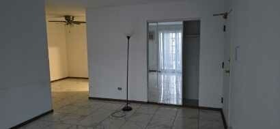 212 Shorewood Drive #2B, Glendale Heights, IL 60139