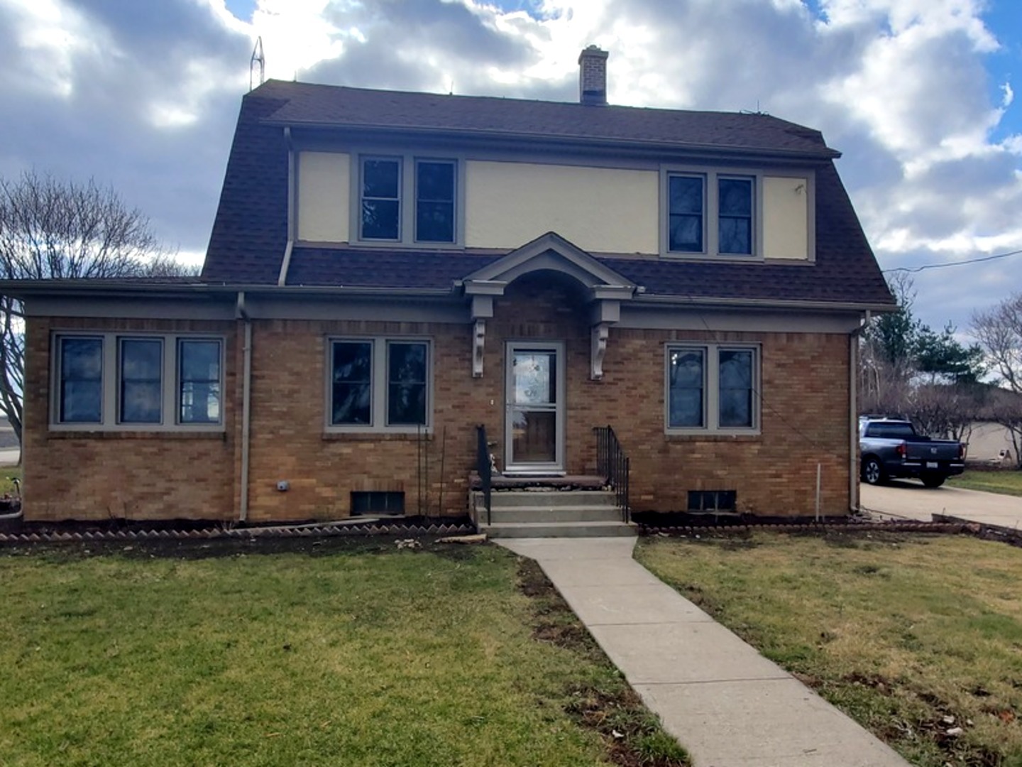 310 Genoa Road, Genoa, IL 60135