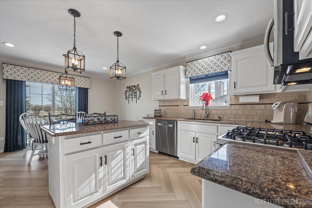 625 Superior Drive, Romeoville, IL 60446