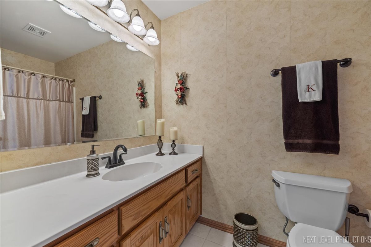 625 Superior Drive, Romeoville, IL 60446