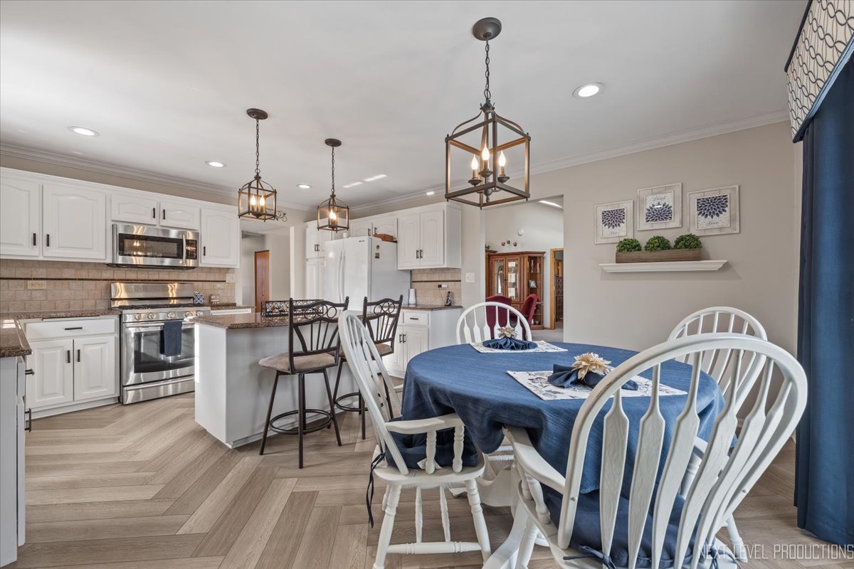 625 Superior Drive, Romeoville, IL 60446