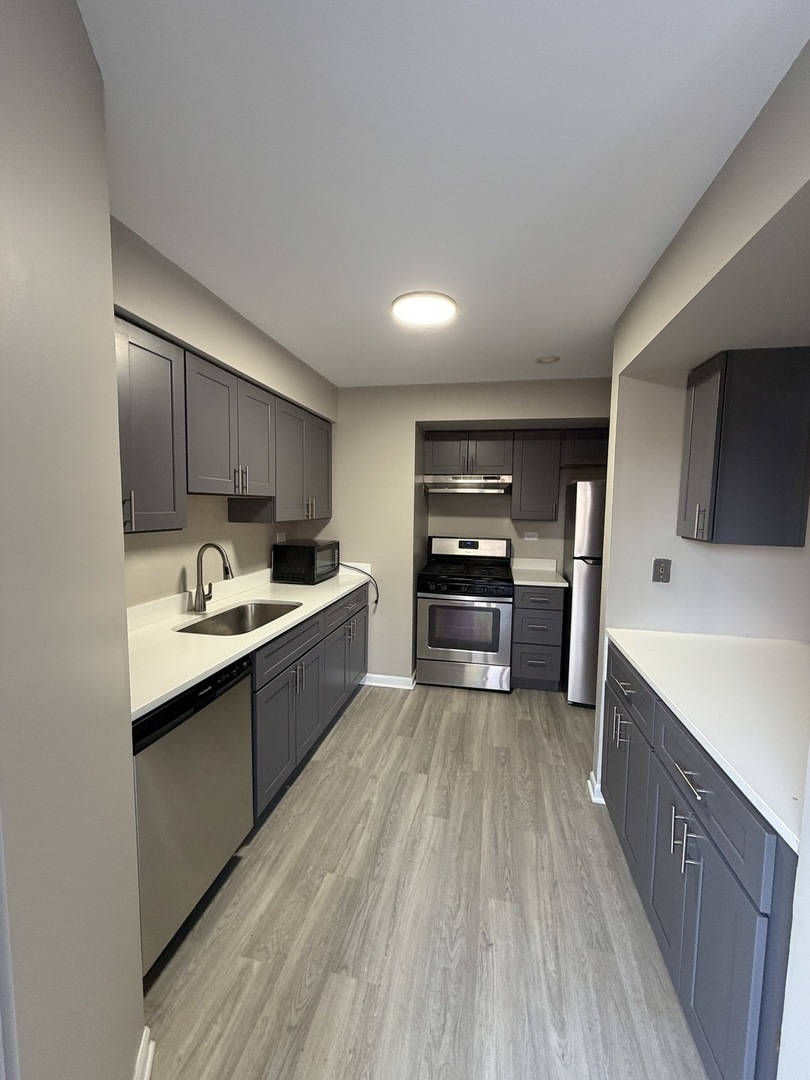 1840 W Highland Avenue #E204, Elgin, IL 60123